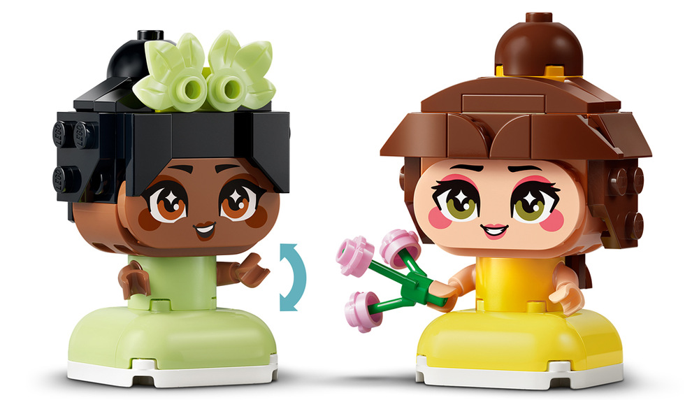 Stavebnice LEGO® │ Disney 43291 Mini Bella a Tiana s hradem Bella s knížkou a Tiana s vařečkou přinášejí do společných pohádkových příběhů vlastní zájmy i nové nápady.