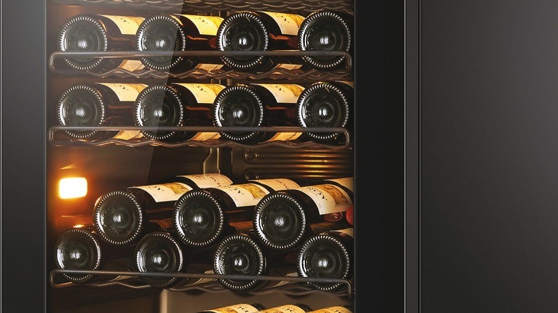 Vinotéka Haier HWS49GAE černá Vinotéka Haier HWS49GAE černá
