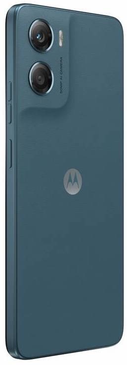 Zadní strana telefonu Motorola Moto G06 v modré barvě s duálním 50Mpx fotoaparátem