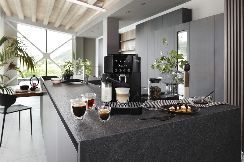 Automatický kávovar De'Longhi Magnifica Start ECAM 220.60B černý