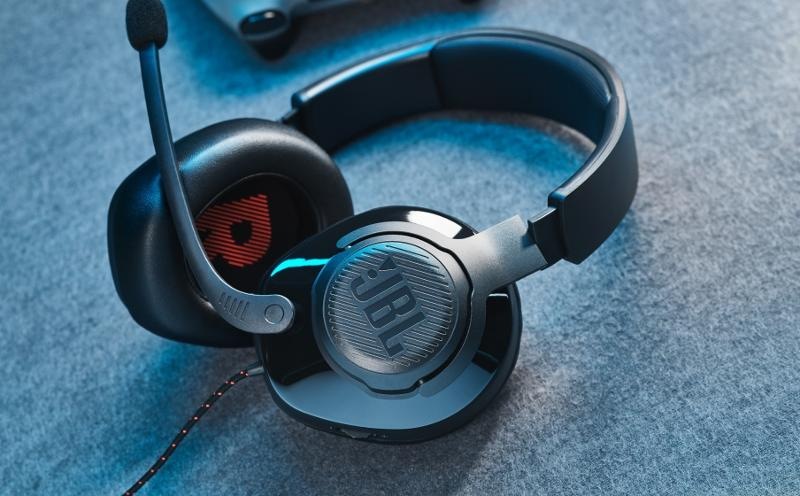 Headset JBL Quantum 300 černý Headset JBL Quantum 300 černý