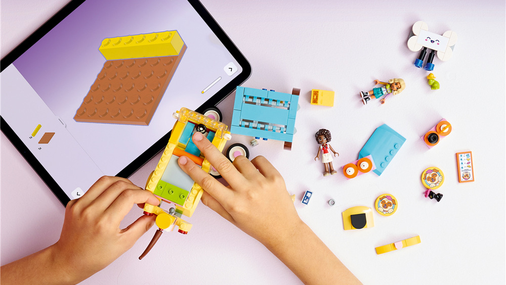 Stavebnice LEGO® Friends 42678 Dodávka s doplňky pro mazlíčky 237 kostek LEGO a množství postav i doplňků nabízí dětem od šesti let spoustu možností.