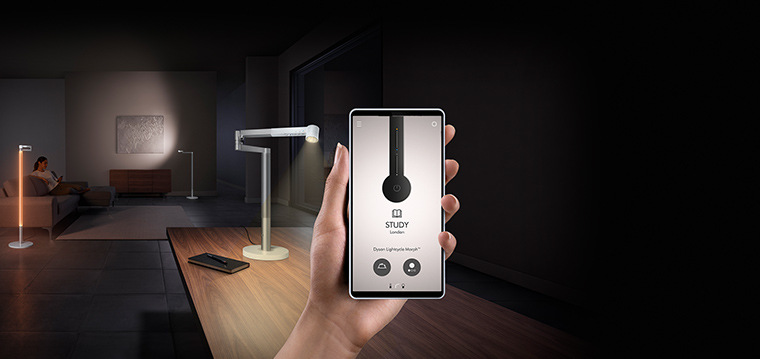 Stojací lampa Dyson Solarcycle Morph™ CF06 černá