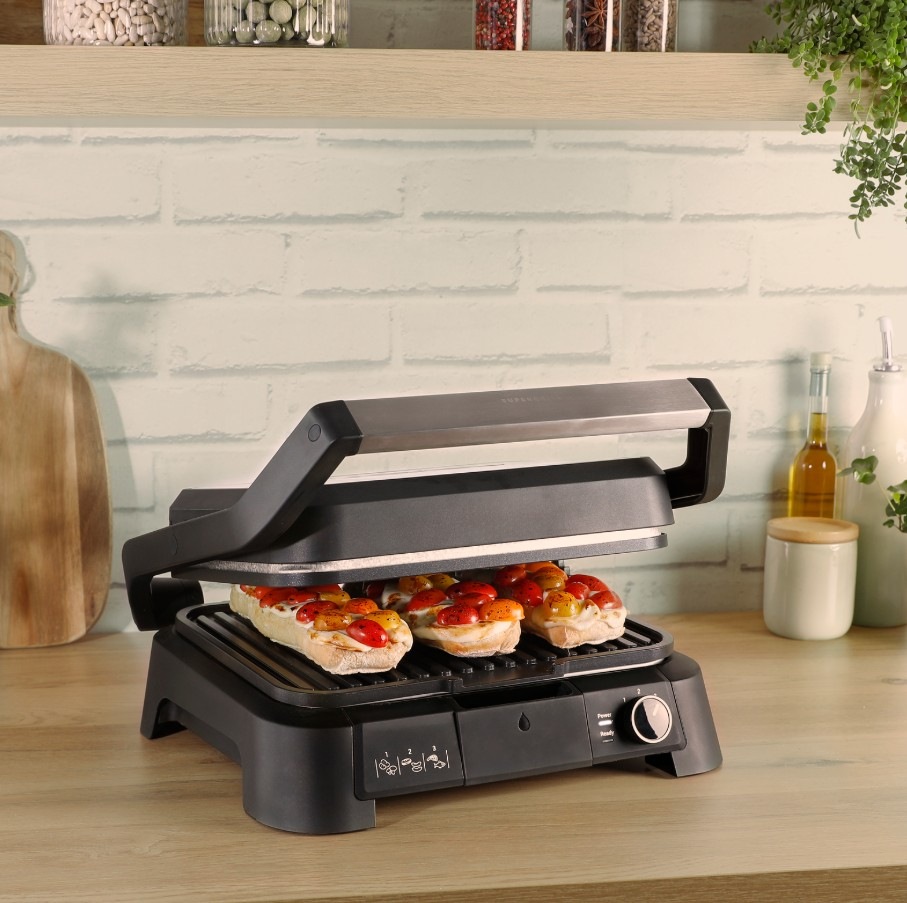 Gril Tefal GC517DE0 SuperGrill 4v1 černý/nerez Gril Tefal GC517DE0 SuperGrill 4v1 černý/nerez