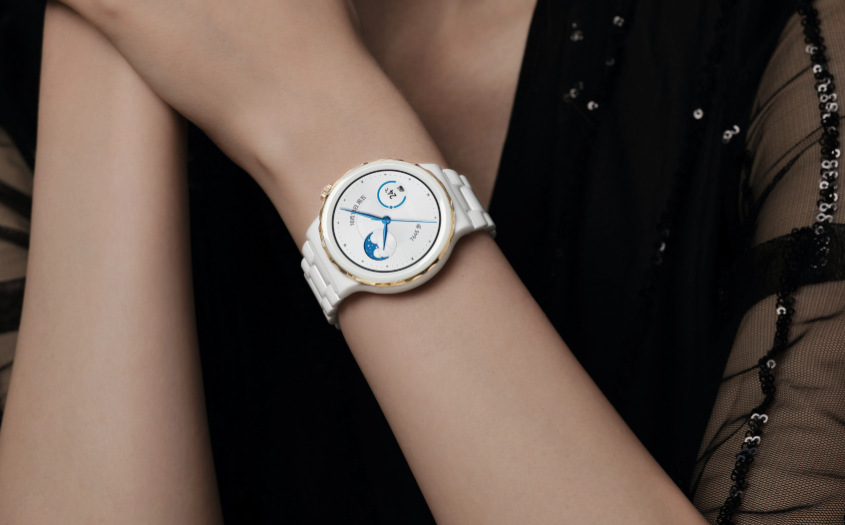 Chytré hodinky Huawei Watch GT3 Pro 43 mm - Gold Bezel White Ceramic Case + White Ceramic Strap