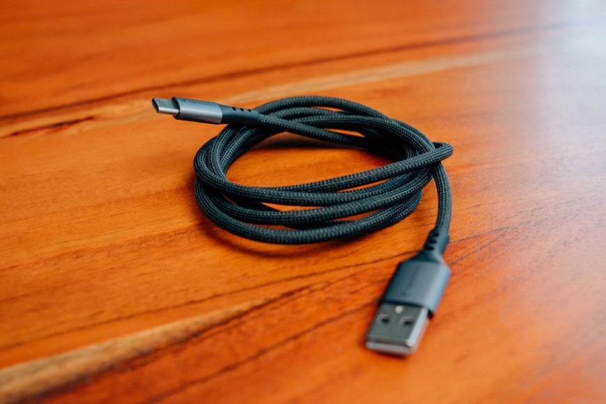 Kabel Verbatim Sync & Charge USB-A/USB-C 18W 1,2m černý Kabel Verbatim Sync & Charge USB-A/USB-C 18W 1,2m - černý