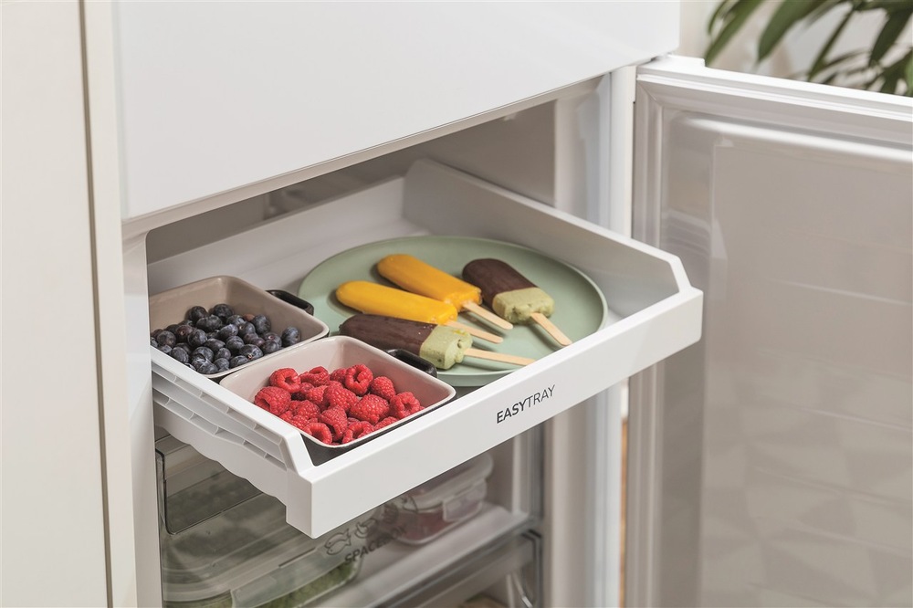 Chladnička Gorenje NRK620EABK4 úložná zásuvka detail