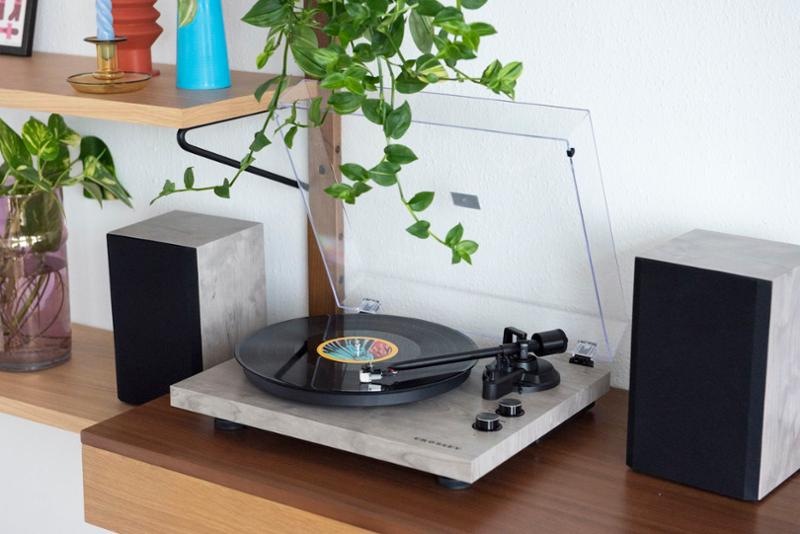 Gramofon Crosley C62 šedý Gramofon Crosley C62 šedý