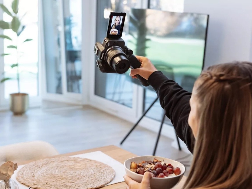 Digitální fotoaparát Canon EOS R50, tělo černý Canon EOS R50, černá
