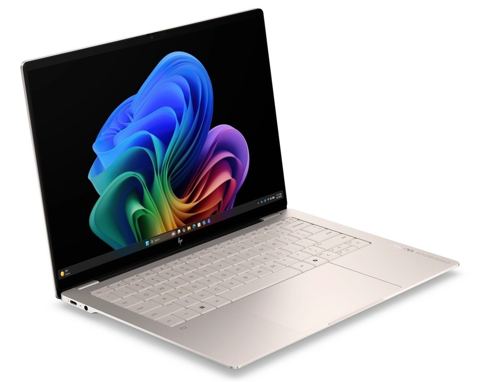 Notebook HP OmniBook Ultra AI 14-kd0072ncx + Game Pass předplatné na 2 měsíce béžový Notebook HP OmniBook Ultra AI 14-kd0072ncx zapnutý a otočený doprava