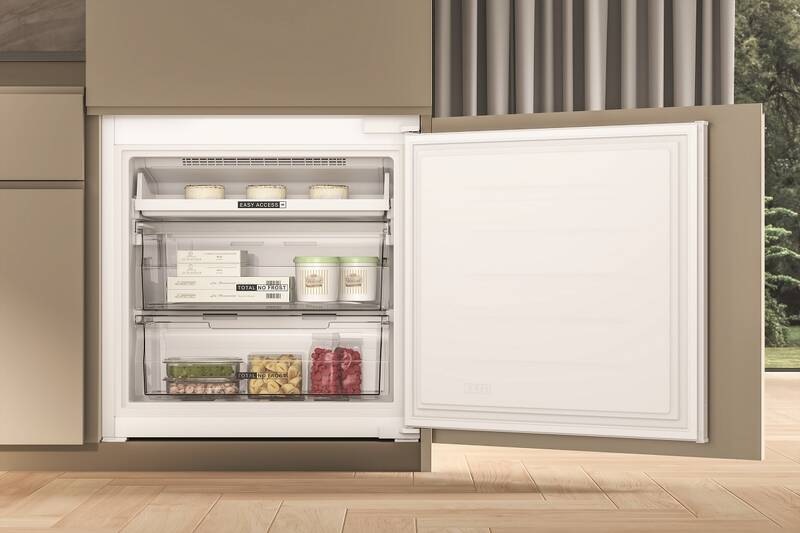 Chladnička s mrazničkou Whirlpool WH SP70 T122 bílá Chladnička kombinovaná Whirlpool WH SP70 T122, NoFrost vestavná, zásuvka Easy Access