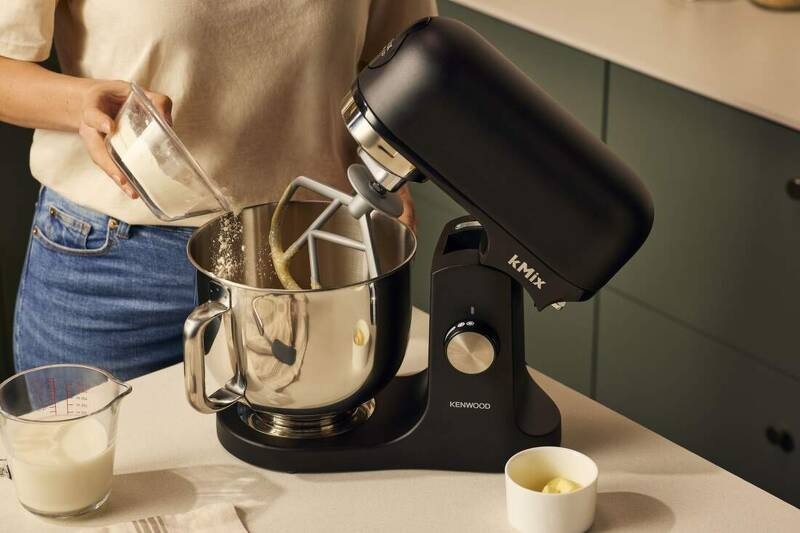 Kuchyňský robot KENWOOD kMix KMX751ABK černý