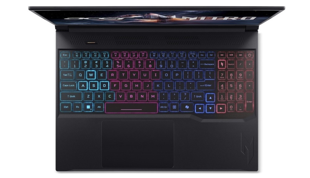 Notebook Acer Nitro V 16S (ANV16S-71-9375) černý Pohled na RGB klávesnici notebooku Acer Nitro V 16S (ANV16S-71-9375)