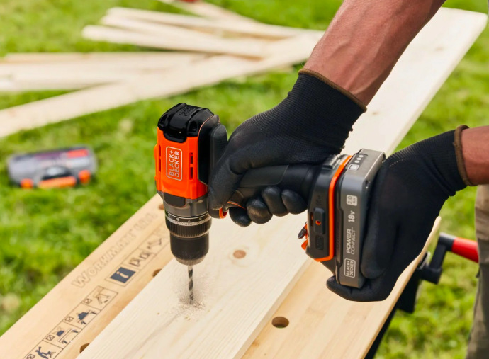 Aku vrtačka Black-Decker BCD382D1XC-QW (s baterií)