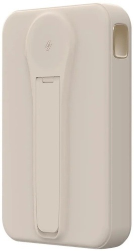 Powerbanka ADAM Elements VIONTA C2 Pro 8-in-1 10000 mAh béžová Boční pohled na powerbanku Adam Elements s integrovaným poutkem a výklopným stojánkem.