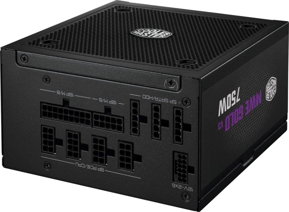 Na obrázku je černý plně modulární napájecí zdroj Cooler Master MWE Gold V3 750W. Nahoře je velká ventilační mřížka s logem Cooler Master a na čelní straně jsou modulární porty pro připojení kabeláže k základní desce, procesoru, grafické kartě a SATA/HDD. Z boku je vidět označení MWE Gold V3 750W.