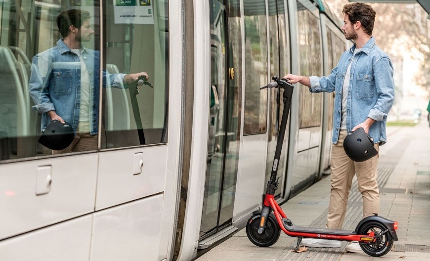 Ninebot by Segway KickScooter D18E