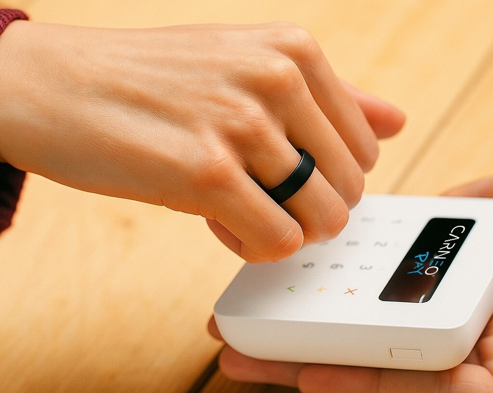 Platební prsten Carneo Pay Ring velikost 9 (19,10 mm) černý Carneo Pay Ring umožňuje pohodlné bezkontaktní placení