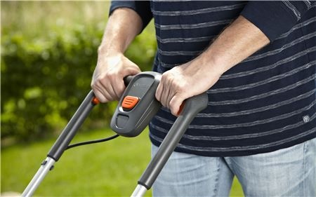 Sekačka Gardena PowerMax Li-40/32 (s baterií) Sekačka Gardena PowerMax Li-40/32 (s baterií)