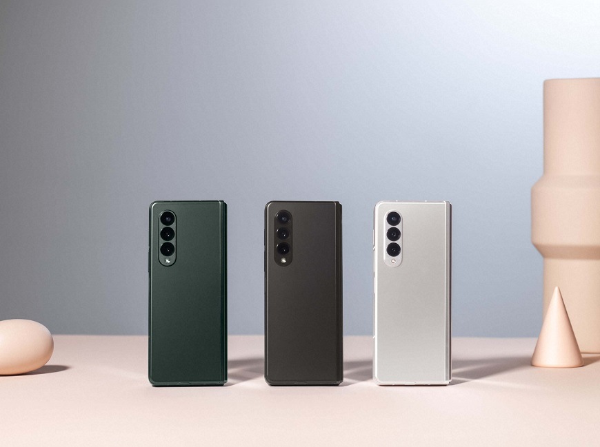 Mobilní telefon Samsung Galaxy Z Fold3 256 GB 5G - ZÁNOVNÍ - 12 měsíců záruka černý Mobilní telefon Samsung Galaxy Z Fold3 256 GB 5G - ZÁNOVNÍ - 12 měsíců záruka černý