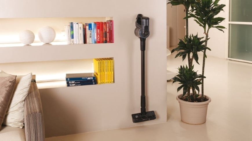 Tyčový vysavač Hoover HF4 HF401P 011