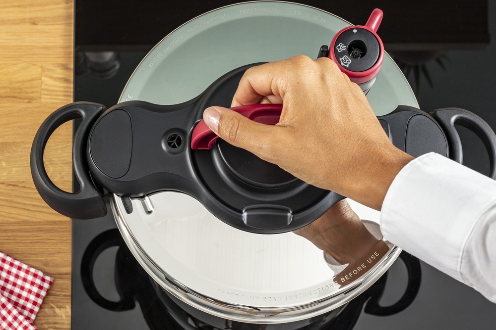 Tlakový hrnec Tefal P4624966 Clipso Minute Easy 9 L