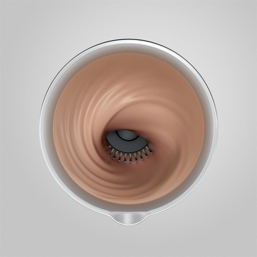 Automatický pěnič mléka Jura Hot & Cold (EA) - pohled shora na našlehávanou čokoládovou pěnu