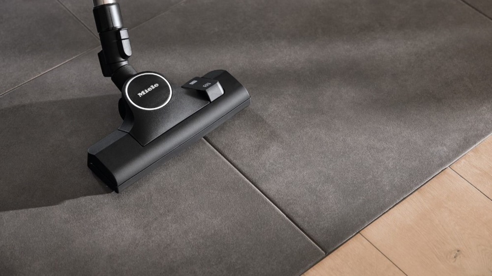Podlahový vysavač Miele Guard L1 Cat & Dog černý