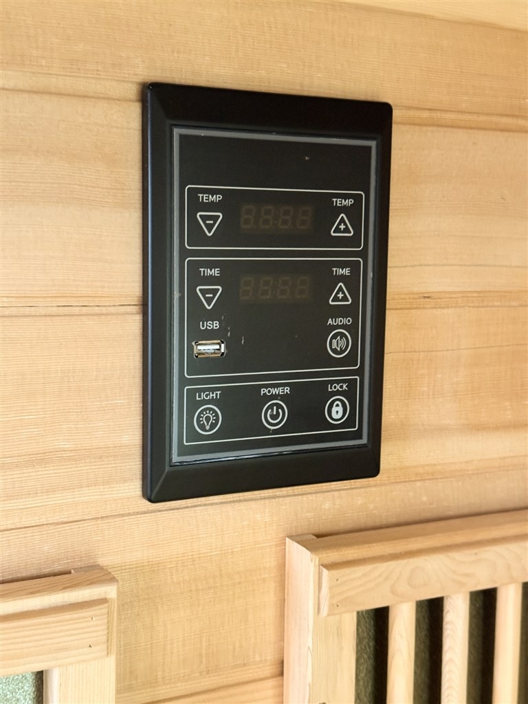 Infrasauna Hanscraft VALENCIA 2+ Ovládací panel infrasauny.