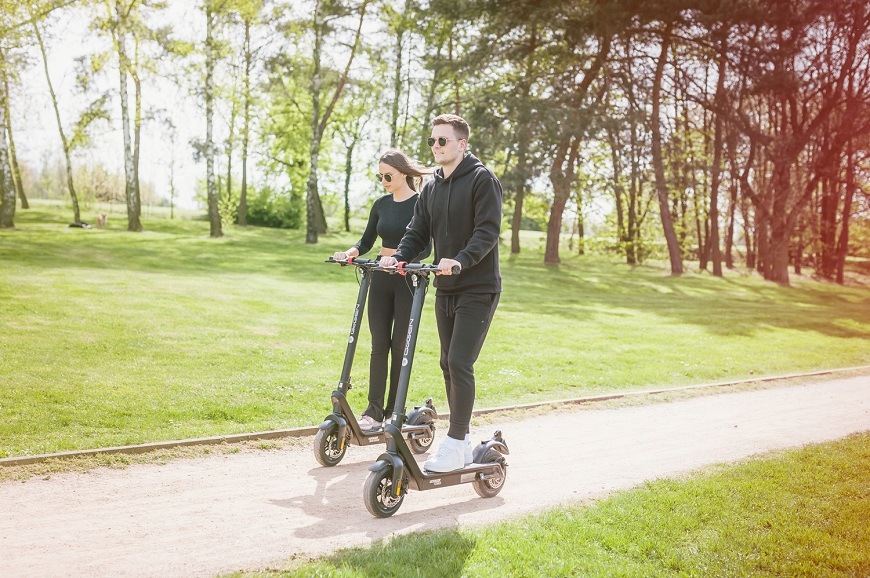 Elektrická koloběžka GoGEN VOYAGER POWER S911 černá Elektrická koloběžka GoGEN VOYAGER POWER S911 černá
