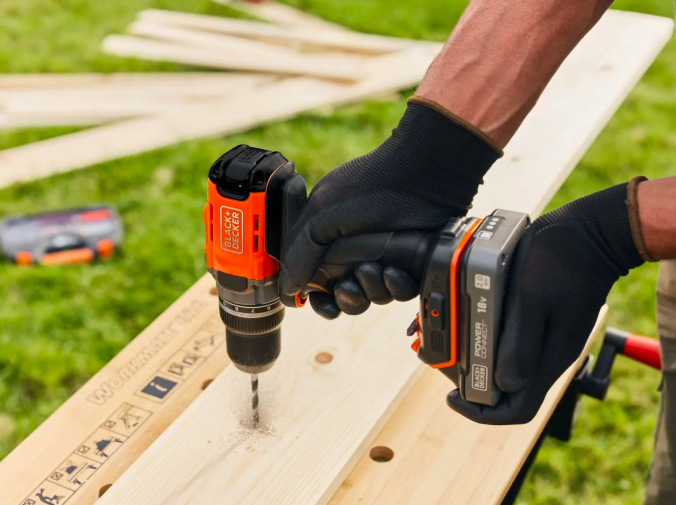 Aku vrtačka Black-Decker BCD382D2XK-QW (s baterií)