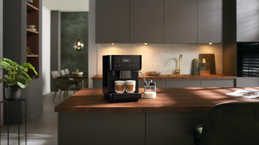 Automatický kávovar Miele CM 6360 černý