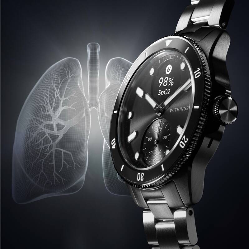 Senzor SpO2 na hodinkách Withings ScanWatch Nova ukazuje hodnotu vedle vizualizace plic