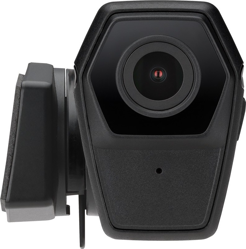 Motokamera Mio MiVue MP20 černá Pohled na druhý objektiv motokamery Mio MiVue MP20, umístěný na opačném konci zařízení pro záznam prostoru za jezdcem. Pod objektivem se nachází malý otvor a vlevo je připojen polohovatelný držák s lepicí plochou.