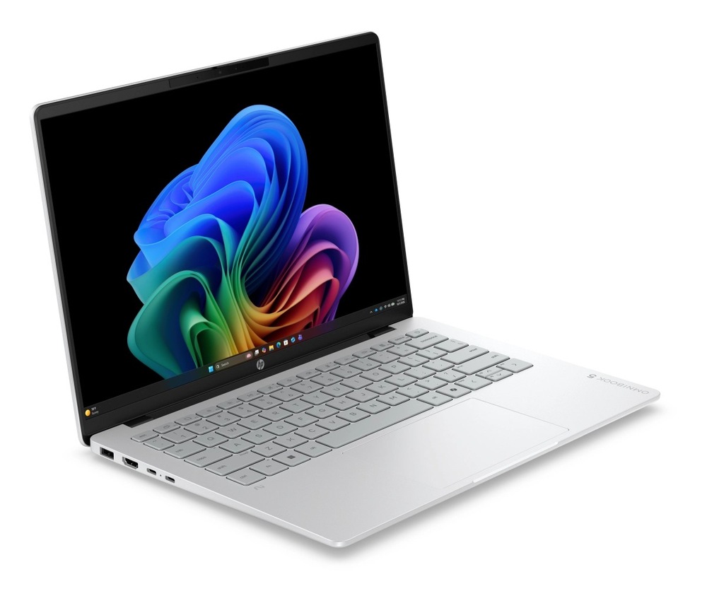 Notebook HP OmniBook 5 AI 14-hh0001ncx + Game Pass předplatné na 2 měsíce stříbrný HP OmniBook 5 AI zaujme i hmotností jen 1,3 kg