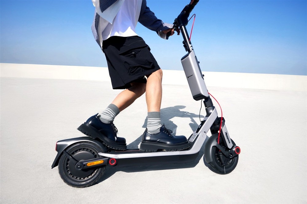 Elektrická koloběžka Segway eKickscooter Ninebot E3 E antracitová
