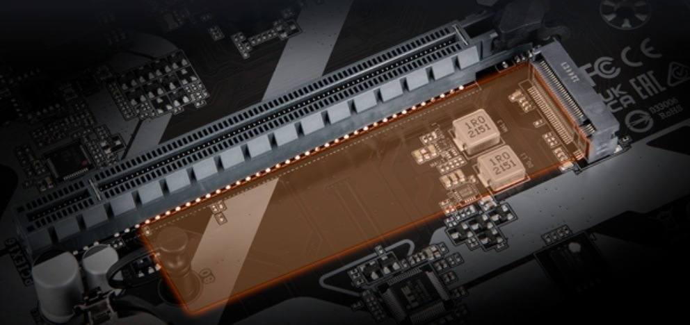 PCIe 5.0/4.0 přináší mimořádnou propustnost dat pro flexibilní konfiguraci úložiště