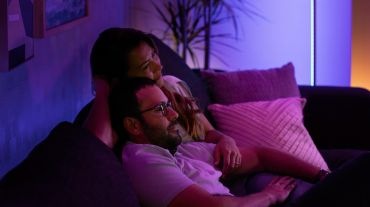 Stolní LED lampička Philips Hue Go Bluetooth White and Color Ambiance Stolní LED lampička Philips Hue Go Bluetooth White and Color Ambiance