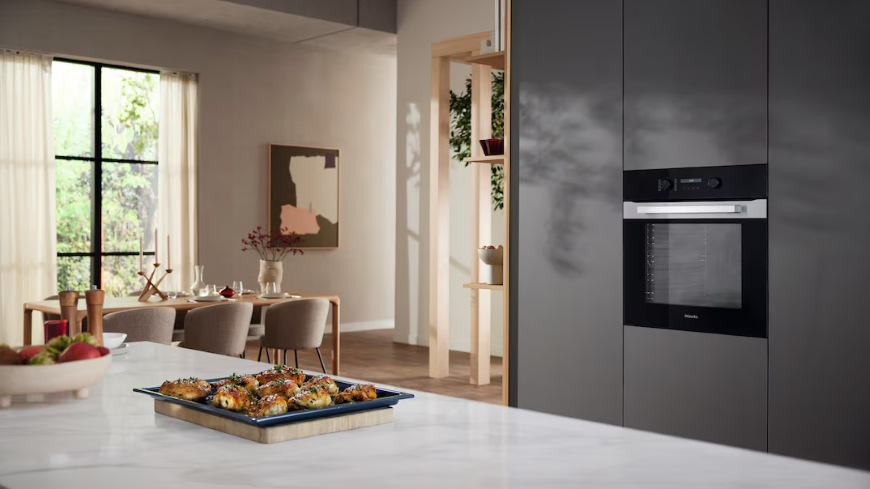 Trouba Miele H 2766-1 BP černá Trouba Miele H 2766-1 BP černá
