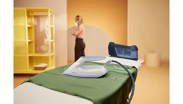 Žehlicí systém Philips PerfectCare PSG6026/20 modrý