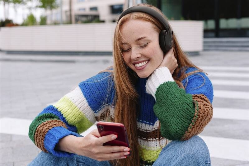 Sluchátka JBL Tune 780NC bílá