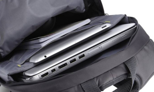 Batoh na notebook Case Logic na 15,6" a na tablet 10" černý Case Logic na 15,6" notebook a 10" tablet, černá/červená