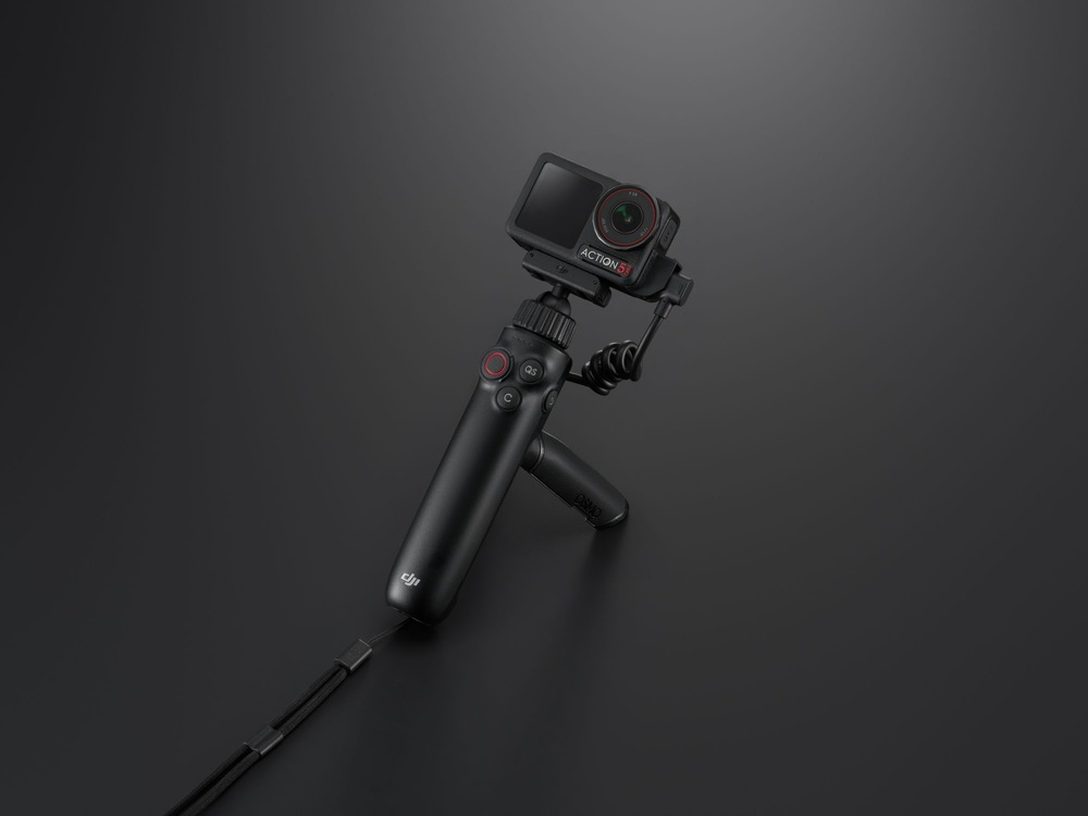 Držák DJI Osmo Action Multifunctional Charging Handle černý Držák DJI Osmo Action Multifunctional Charging Handle černý