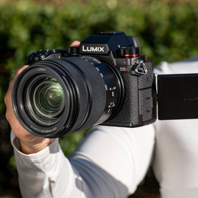 Panasonic Lumix DC-S5DN