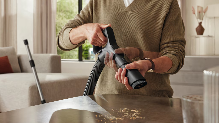 Podlahový vysavač Miele Guard L1 Red Pulse Rubínově červená Velvet