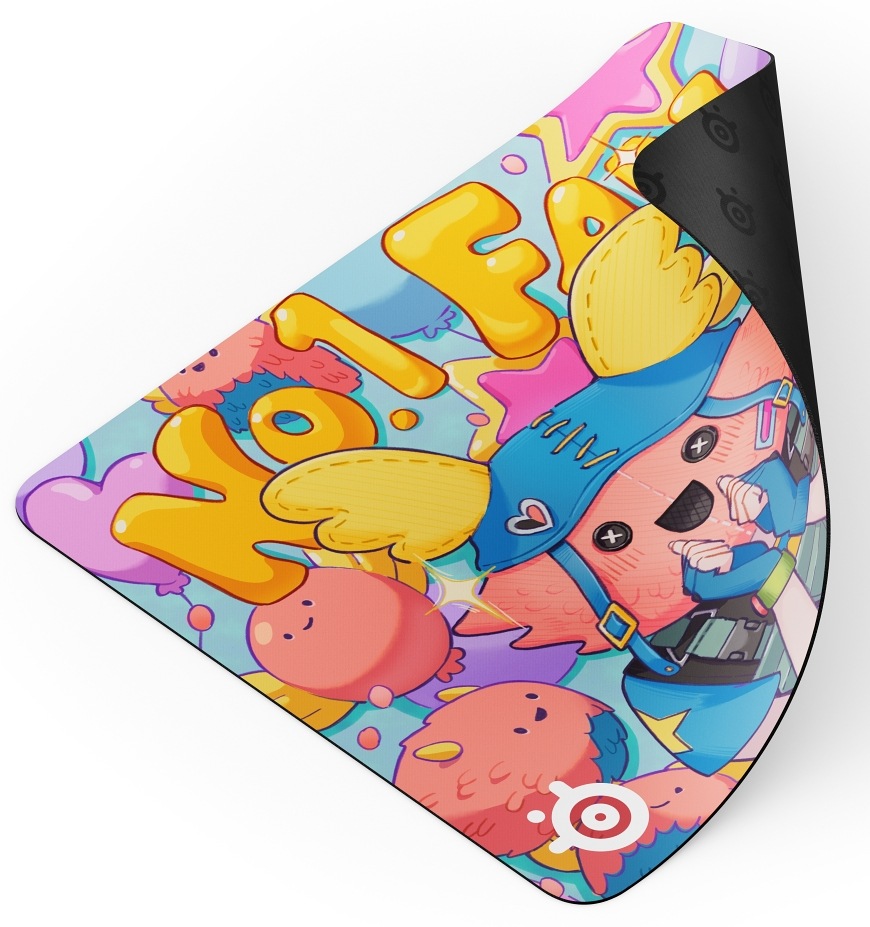 Podložka pod myš SteelSeries QcK Large, Fortnite Guff růžová Herní podložka SteelSeries QcK Large Fortnite Guff s ilustrovaným potiskem a odklopeným rohem