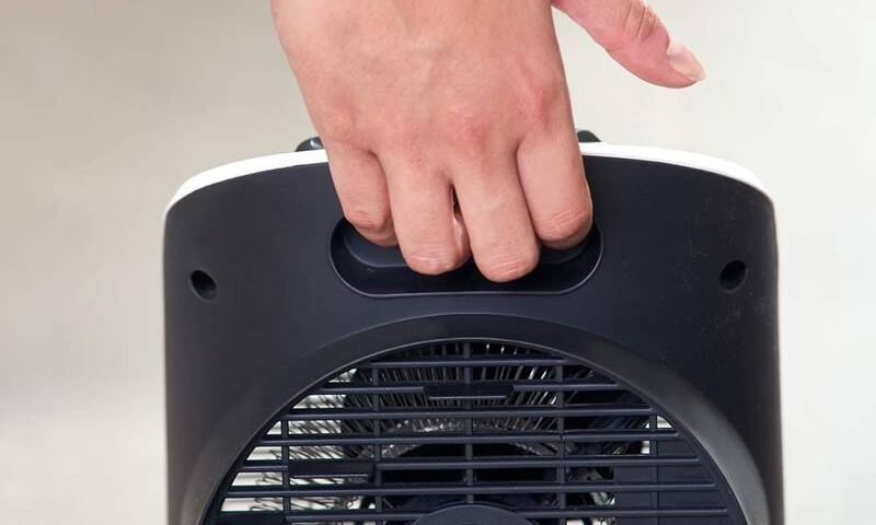 Teplovzdušný ventilátor Black+Decker BXSH2000E bílý Black+Decker BSH2000E, bílá