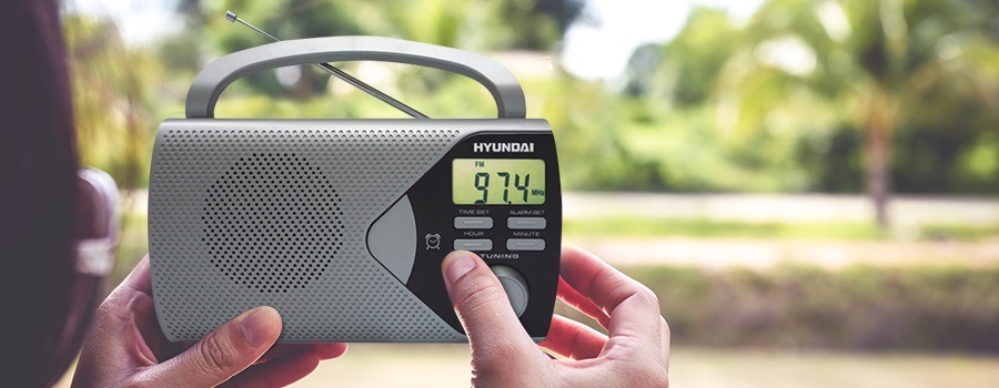 Radiopřijímač Hyundai PR 200S stříbrný