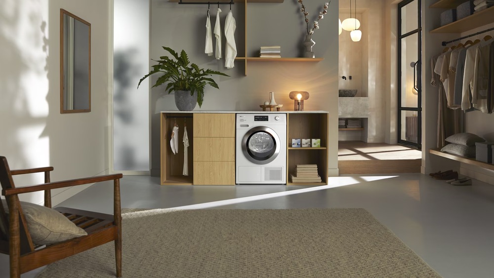 Set výrobků Miele WEI 895 WCS +TEL 695 WP 125 bílý