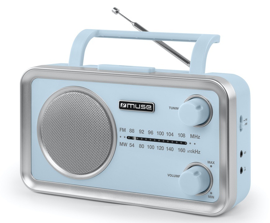 Radiopřijímač MUSE MF-060 VB v modrém provedení.